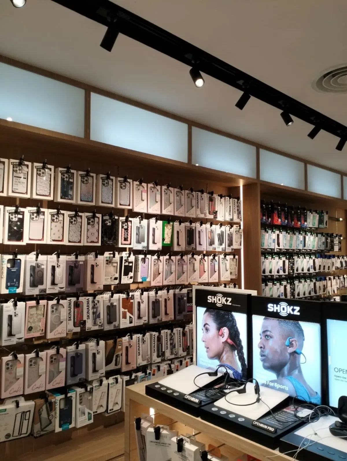 Mobile retail unit fit-out at Parkway Parade